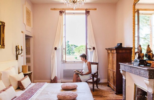 Marssac-sur-Tarn Bed & Breakfast | Les écritures" guest room