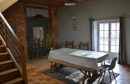 Saint-Martin-Terressus House | Les écuries du château des Rieux