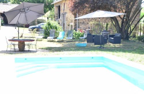 Saint-Jory-de-Chalais Bed & Breakfast | LES 2 CHENES