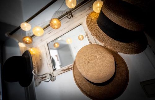 Dinant Apartment | Les 3 chapeaux Dinant 6p Les canotiers 4p avec terrasse Le melon 2p SANS terrasse