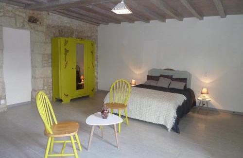 La Roche-Rigault House | LES 3 PETITS COCHONS