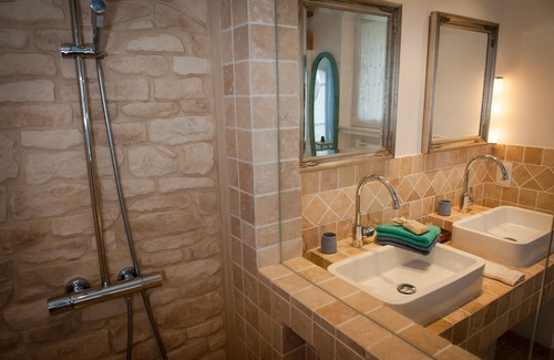 Tourrettes-sur-Loup Bed & Breakfast | Les 4 éléments