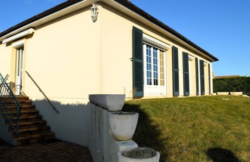 Luc-sur-Mer House | Les 7 Lutins - Maison Avec Jardin, Wifi, Parking