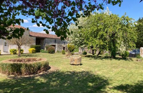 Le Mung Villa | Les Abelins Farmhouse private pool, covered barn