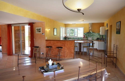 Parnac House | Les Acacias - PARNAC