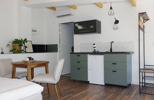 Les Accates Apartment | Les Accatines Joli Appartement au Cœur de la Nature Avec Piscine