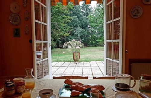 Le Mazeau Bed & Breakfast | les allées du château