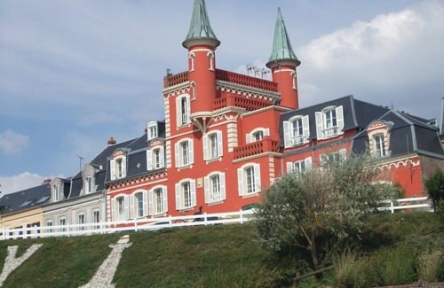 Le Crotoy Apartment | "Les Anges" charming apartment with bay view from the balcony.