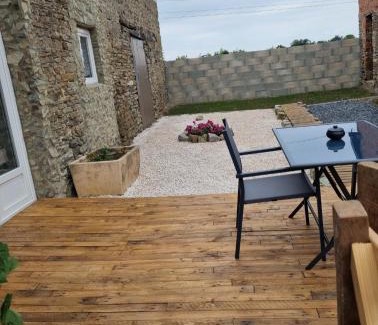 Saint-Georges-d'Elle House | Les Antiers