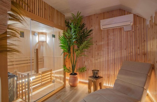 Cuers Hotel | LES BAINS D’EROS