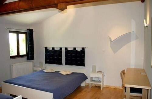 Saint-Jean-de-Thurigneux Bed & Breakfast | Les Barelles Chambres Dhôtes