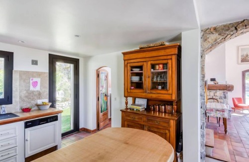 Sollies-Ville House | Les Baux Rouges by Interhome