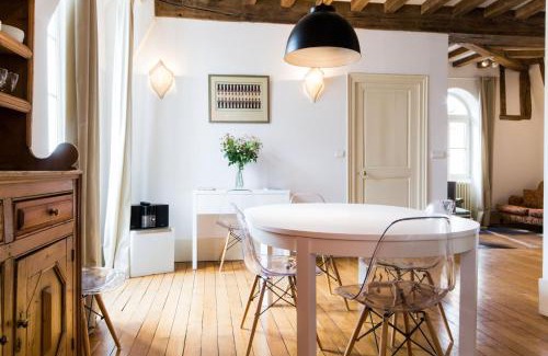 Dijon Centre Ville Apartment | Les Bons Enfants