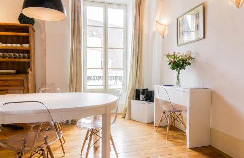 Dijon Centre Ville Apartment | Les Bons Enfants