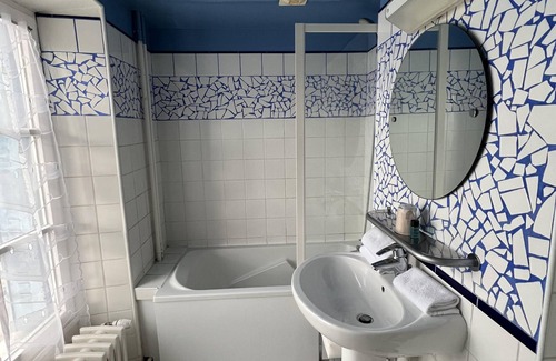 La Roche-Guyon Hotel | Les Bords de Seine