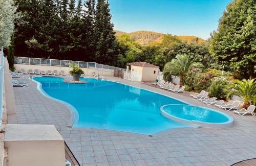Sollies-Toucas Ski Chalet | Les Canonniers - Chalet avec Piscine