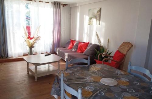 Sarlat-la-Caneda Apartment | Les chênes de Peinch