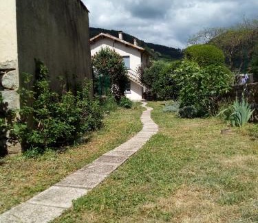 Saint-Sauveur-de-Montagut Bed & Breakfast | Les chambres du Montagut