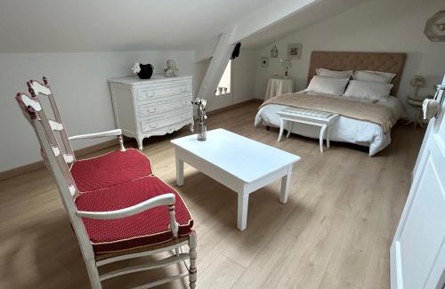Saint-Loup-de-Varennes House | Les chambres claires Givry