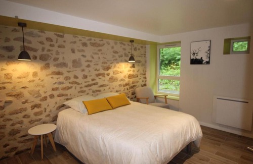 Bersac-sur-Rivalier Bed & Breakfast | Les chambres du jardin d'helene