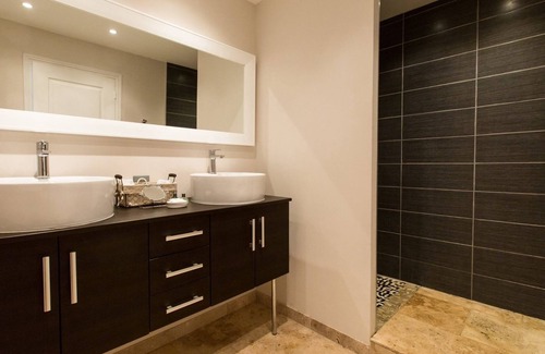Mougins Bed & Breakfast | Les Chambres D'hôtes de Mougins