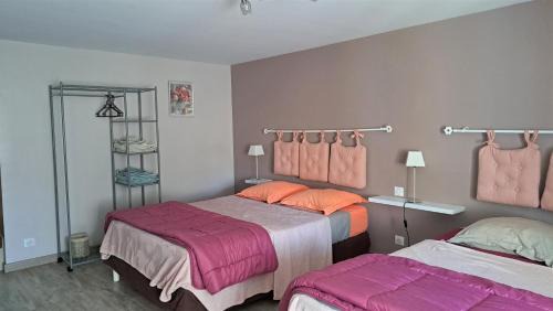 Mauleon Bed & Breakfast | Les Chambres d'Isa, 15km du Puy du Fouu
