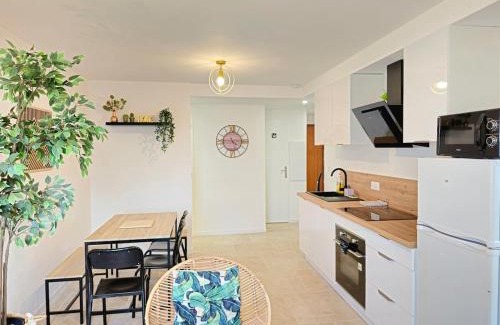 La Faourette Apartment | Les chambres de Sandrine avec salle d'eau privée - Appartement partagé de 3 chambres