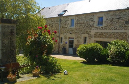 Malherbe-sur-Ajon House | Les Champs du Douits