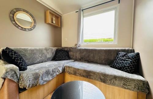 Les Mathes Ski Chalet | Les Charmettes Mobilhome 2 ch Climatisé - Terrasse fermée - Locsweethome