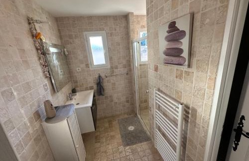 Donzere Apartment | LES CLÉMATITES