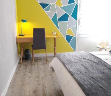 Massy Apartment | Les Clés du Bonheur by Beds4Wanderlust, 47m2 avec Terrasse privative & Parking-RER B TGV 10min-Orly 20min