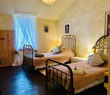 Fougax-et-Barrineuf Bed & Breakfast | Les Contes
