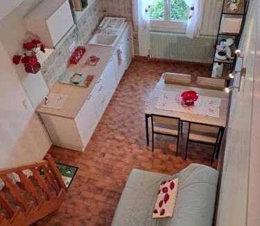 Mirepoix Apartment | Les coquelicots.