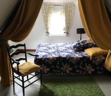 Saint-Omer Apartment | Les Dames au chapeau vert