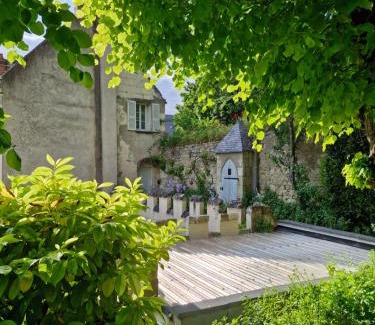Chinon House | Les Destinées