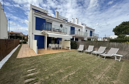 Mas Pinell Ski Chalet | Les Dunes 107 - 60 m from the beach, aircon, pool and garden