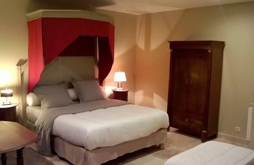 Talcy Bed & Breakfast | Les Eaux Calmes, three guest rooms in Burgundy