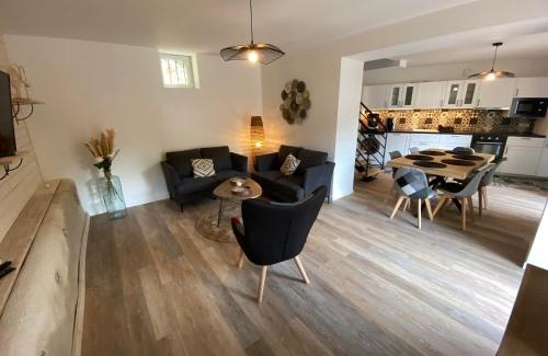 Mosnes House | Les Ecuries de la Barre
