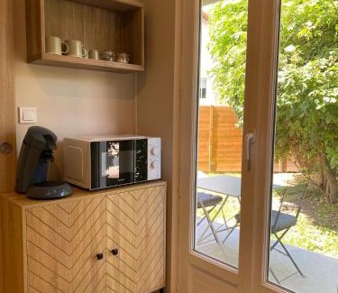 Ouistreham Apartment | Les Embruns - Studio avec jardin