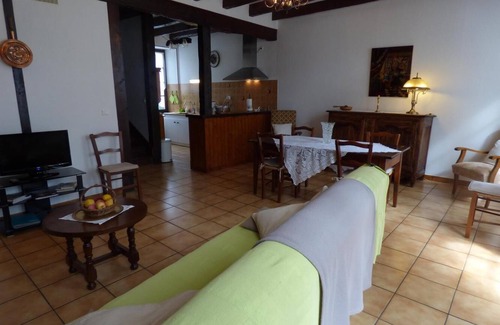 Prudhomat House | LES ESCOUANNES - PRUDHOMAT