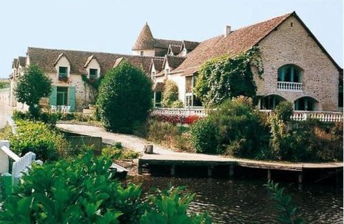 Neufchatel-en-Saosnois Hotel | Les Etangs de Guibert