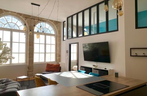 Besancon Old Town Apartment | Les Fabuleux appartements du Coeur de ville - Place Victor Hugo