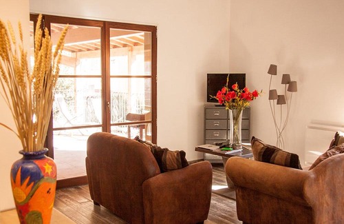 Pezenas Apartment | Les fenêtres sur cour