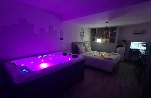 Bourseville House | Les Fines Bulles & spa