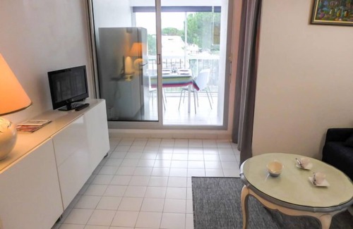 Le Couchant Apartment | Les Flamants Roses by Interhome