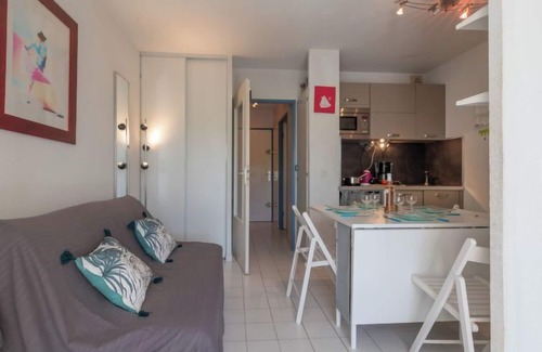 Le Couchant Apartment | Les Flamants Roses by Interhome