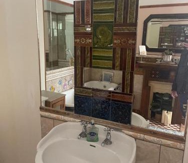 Dover Hostel | Les Fleurs Accommodation