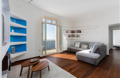 Roquebrune-Cap-Martin Apartment | Les Floralies, large 3-room, sea and Monaco view