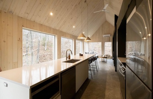 Orford Ski Chalet | Les Frères Tino - Chalet à Louer - Orford - Spa - Ski in & Ski out !