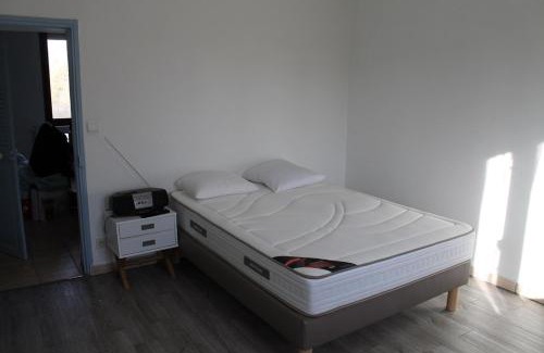Cosne-Cours-sur-Loire House | Les Géraniums